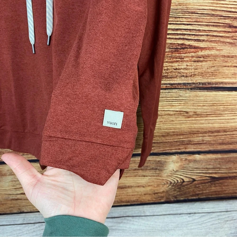 Vuori Currant Heather Halo Essential Hoodie - Picture 3 of 9